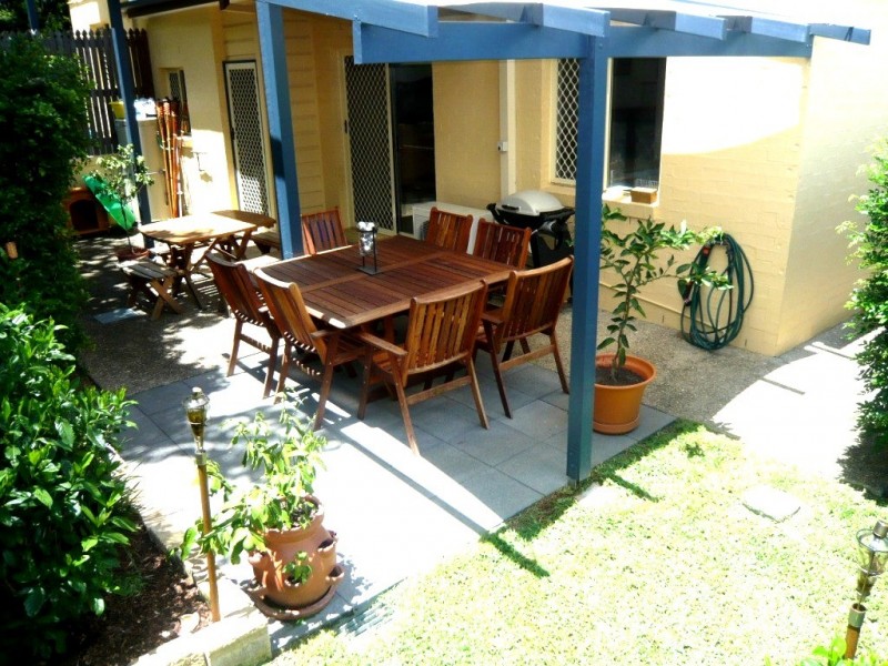 18 Lockhart St, Woolloongabba QLD 4102