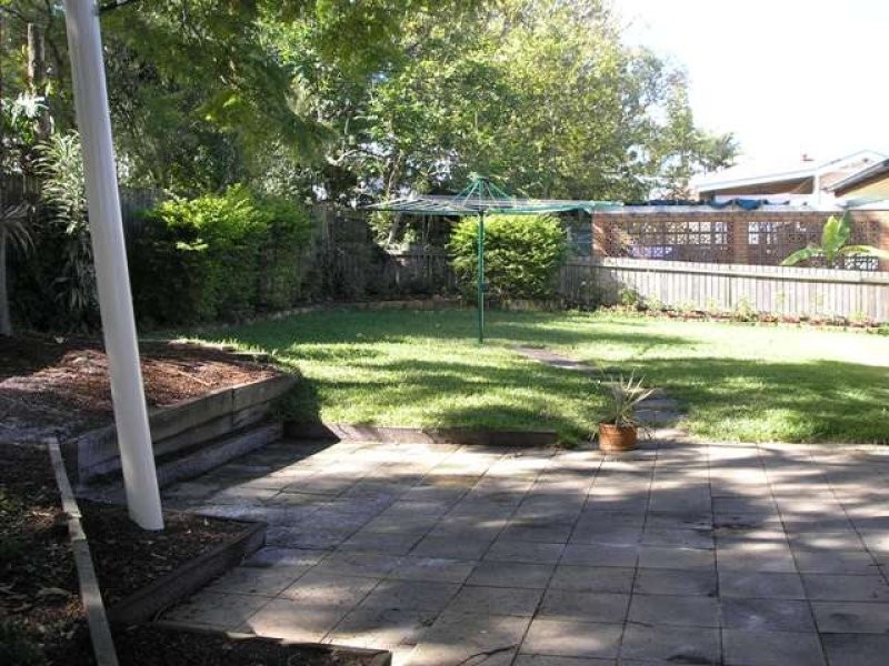 36 LIVINGSTONE STREET, Yeerongpilly QLD 4105