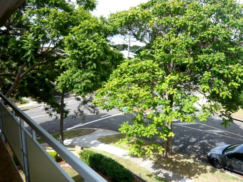 4/142 Windermere Rd Cnr Charlton St, Hamilton QLD 4007