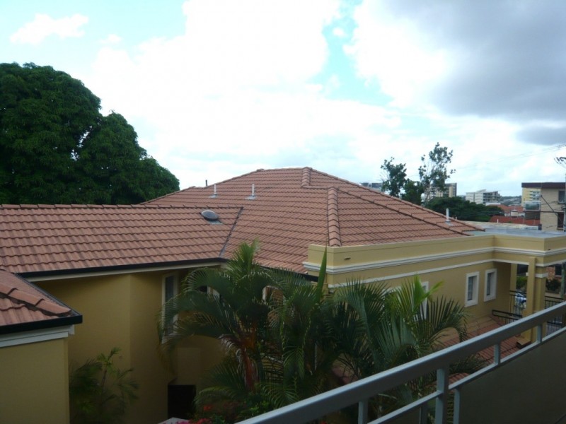 4/142 Windermere Rd Cnr Charlton St, Hamilton QLD 4007