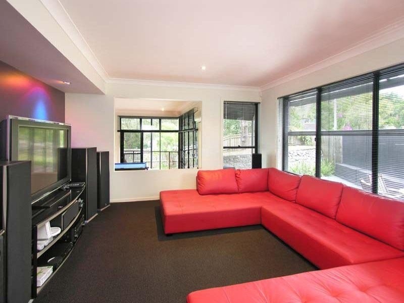 13 Lomandra Place, Chapel Hill QLD 4069