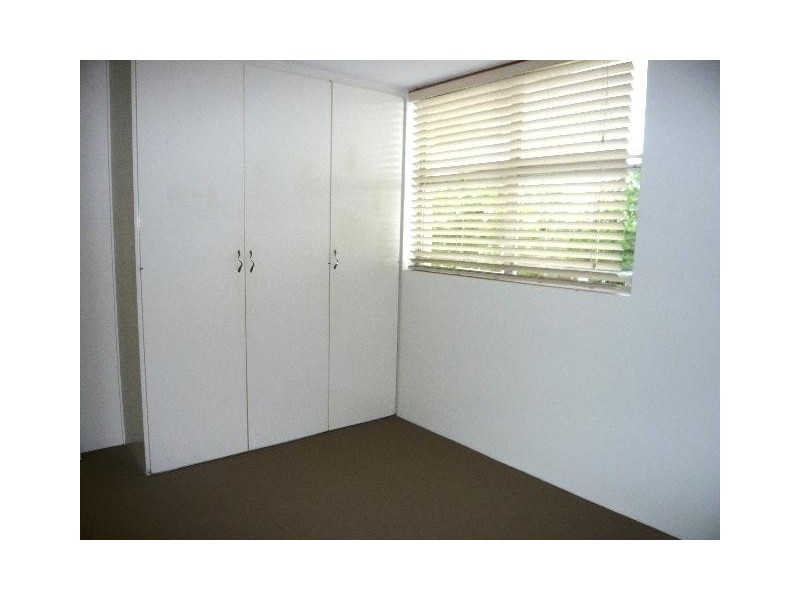 36 Jerdanefield St, St Lucia QLD 4067