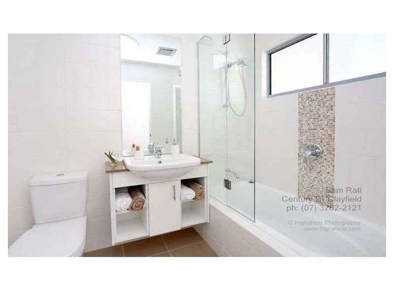 5/8 Shamrock St cnr Little Barron St, Gordon Park QLD 4031