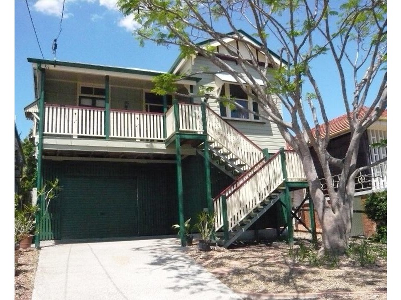 82 Cedar St, Greenslopes QLD 4120