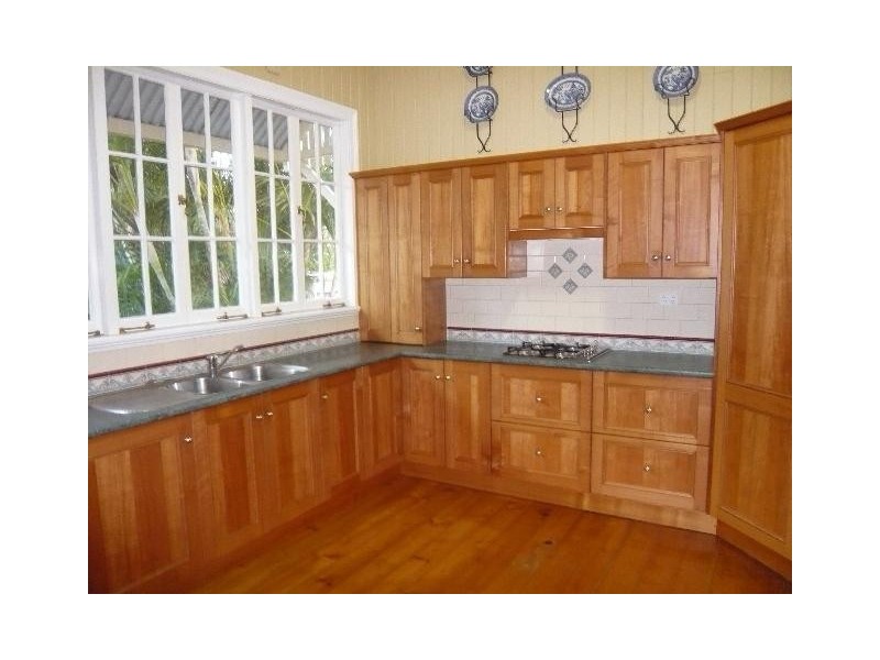 82 Cedar St, Greenslopes QLD 4120