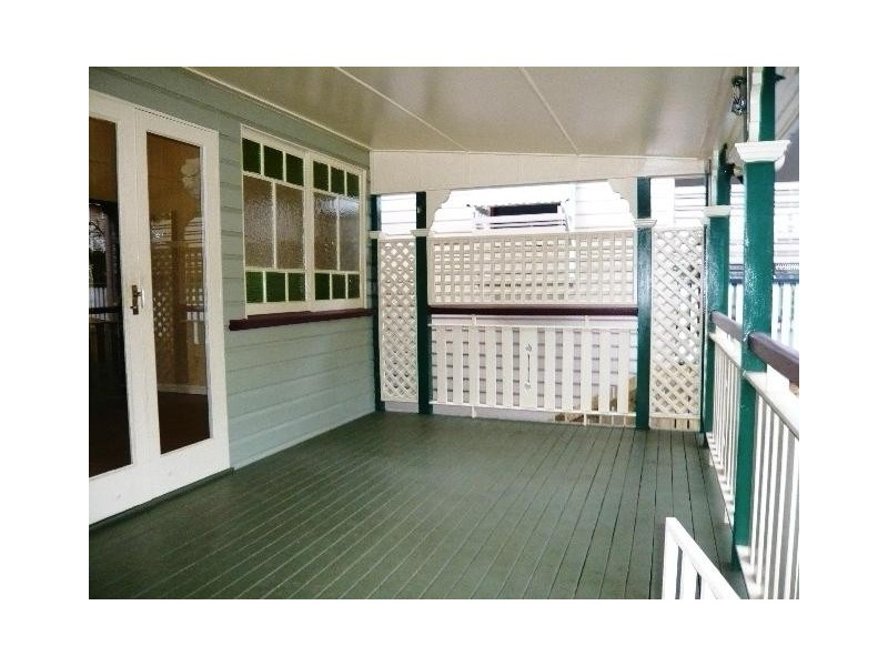 82 Cedar St, Greenslopes QLD 4120
