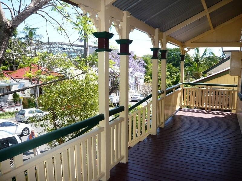 69 Cricket St, Petrie Terrace QLD 4000