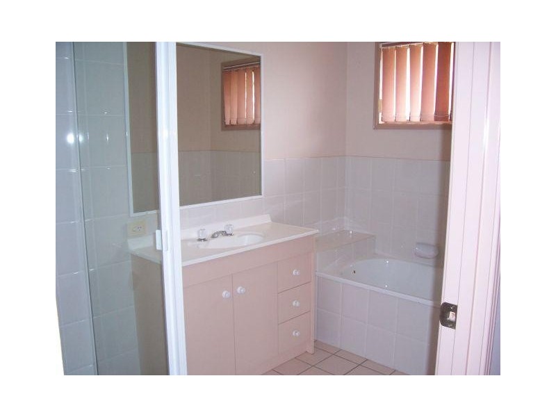 77  McPherson Road, Sinnamon Park QLD 4073