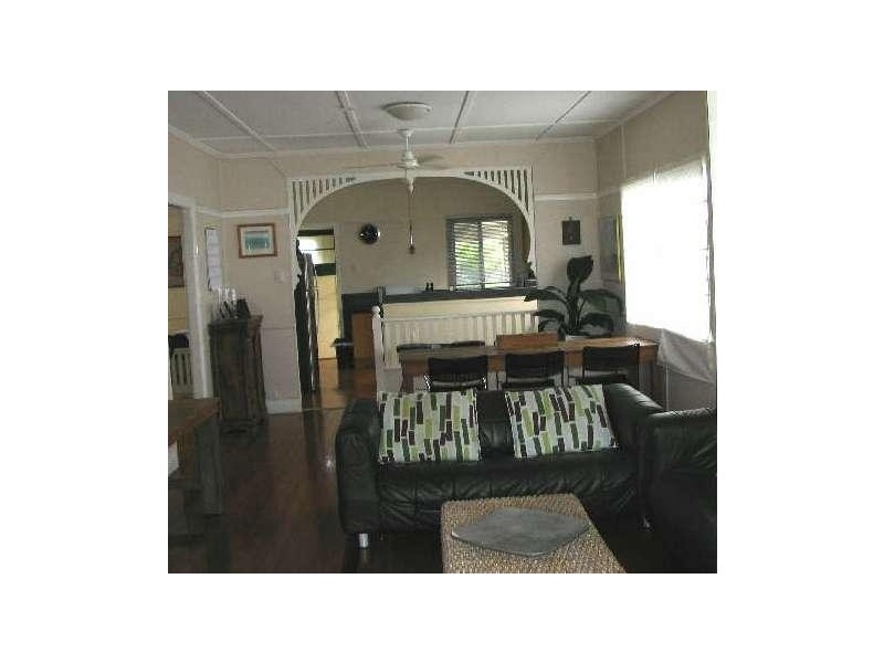 111 Norman Ave, Norman Park QLD 4170