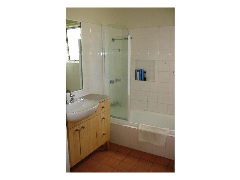 111 Norman Ave, Norman Park QLD 4170