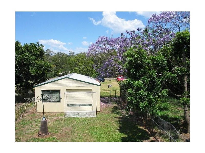 111 Norman Ave, Norman Park QLD 4170