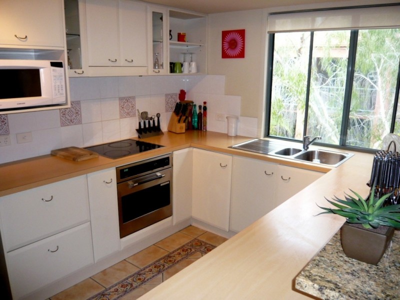 Clear Island Waters QLD 4226