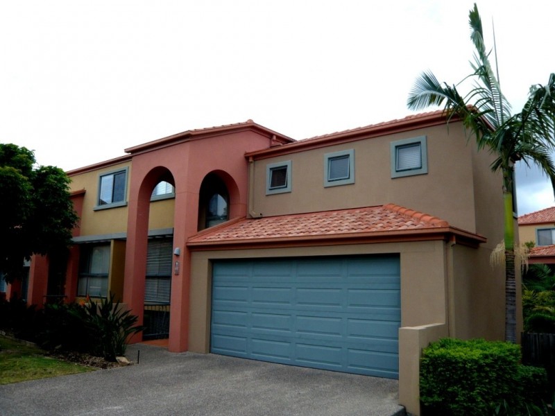 Clear Island Waters QLD 4226