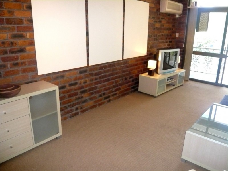 22 Paradise St, Highgate Hill QLD 4101