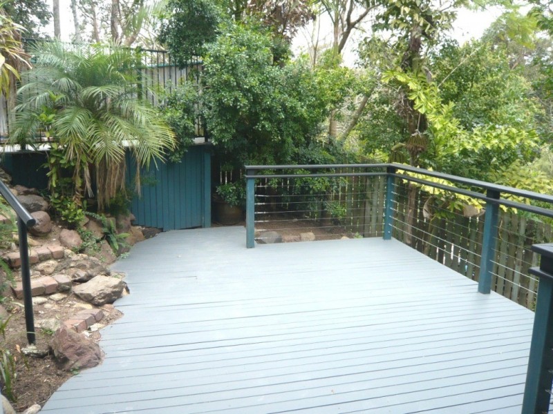 15 Praeger St, Chapel Hill QLD 4069