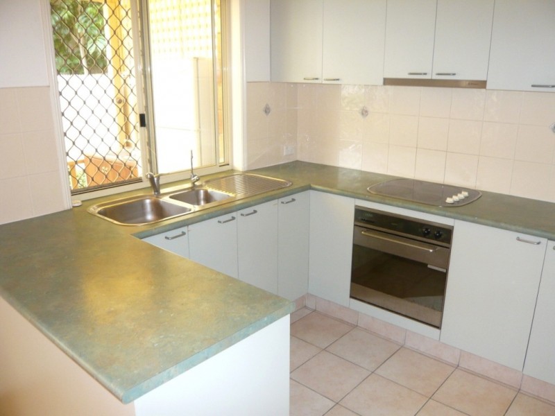 12 Middle St, Highgate Hill QLD 4101