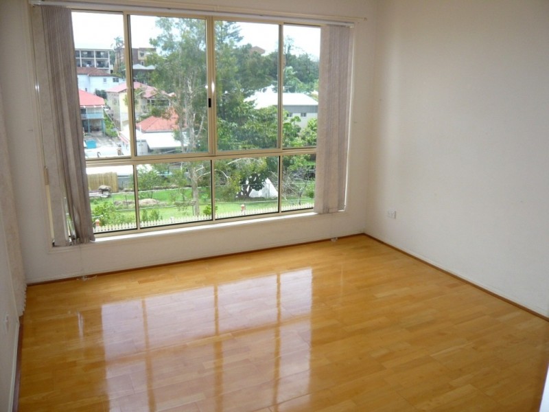 12 Middle St, Highgate Hill QLD 4101