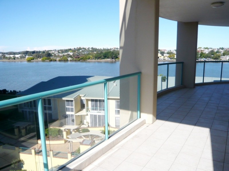 18/27 Harbour Rd, Hamilton QLD 4007