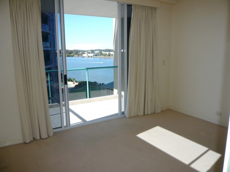 18/27 Harbour Rd, Hamilton QLD 4007