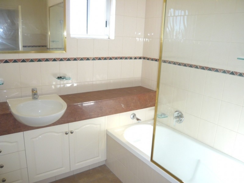 18/27 Harbour Rd, Hamilton QLD 4007