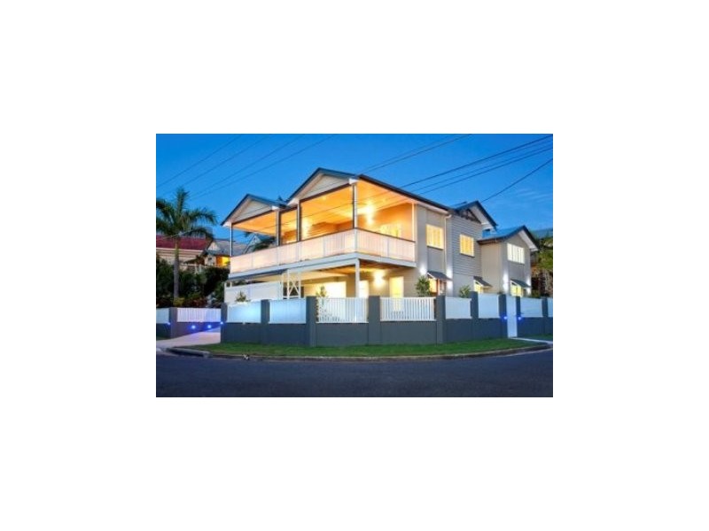 18 Pascal St cnr Kent St, Red Hill QLD 4059