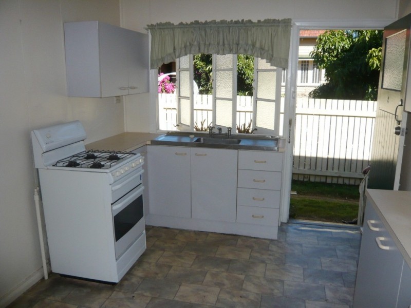 11 Katrine St, Highgate Hill QLD 4101