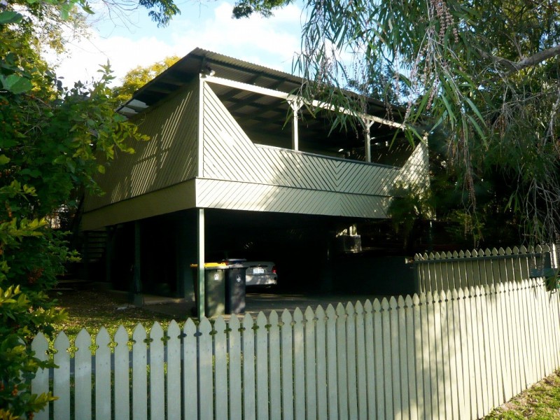 68 Fawkner Street, Chapel Hill QLD 4069