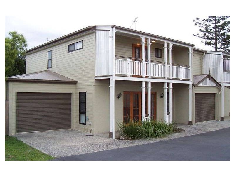 2 Tees St, Yeerongpilly QLD 4105