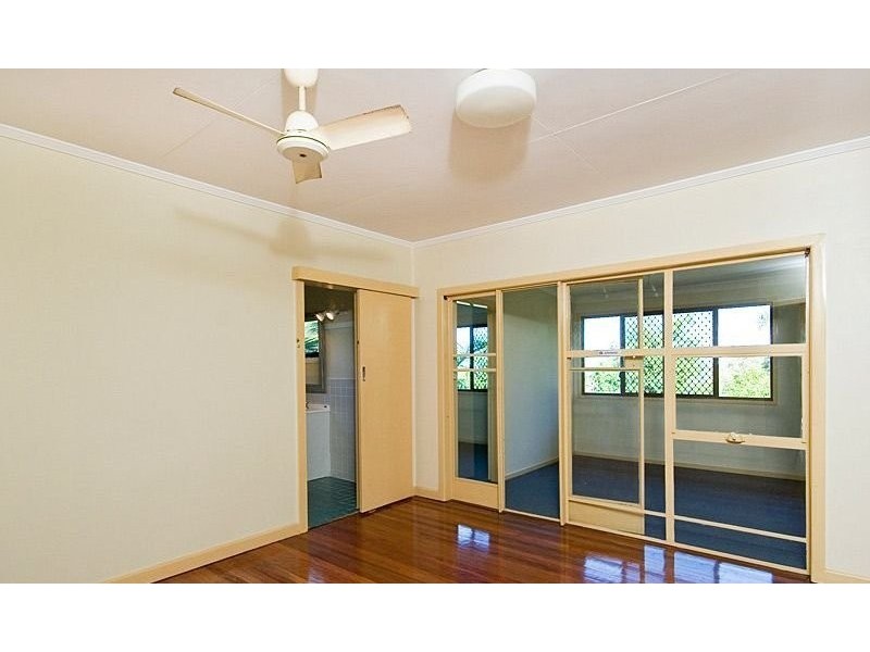 854 South Pine Rd, Everton Park QLD 4053