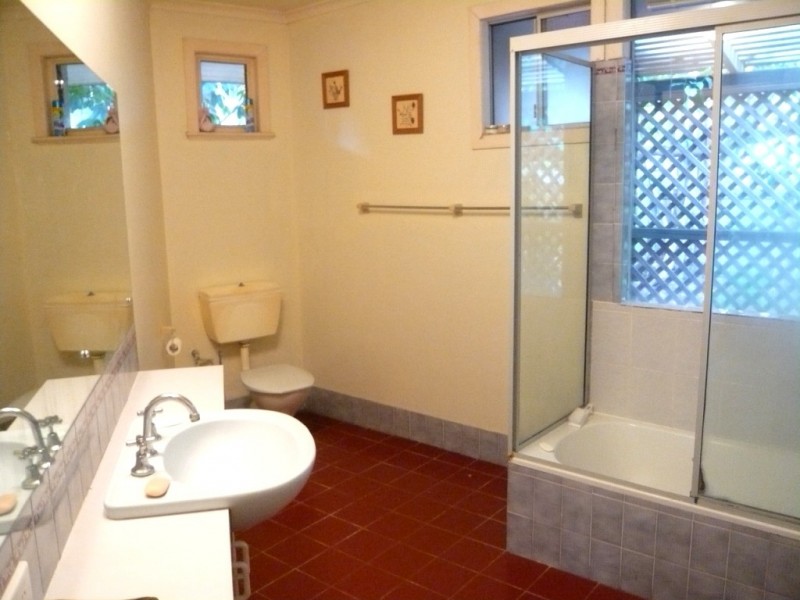 11 Gloriana St, Morningside QLD 4170