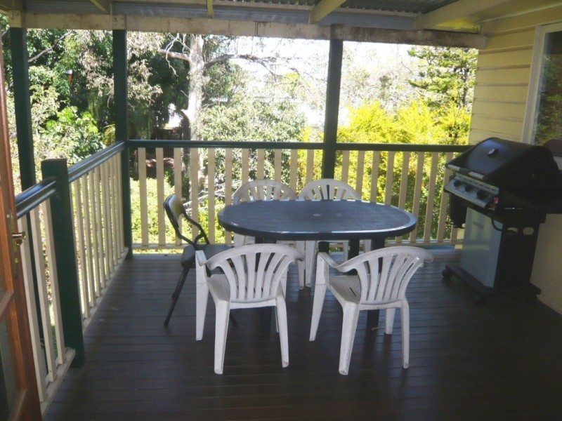 10 Soudan St, Bardon QLD 4065