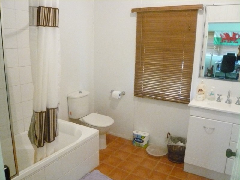 10 Soudan St, Bardon QLD 4065