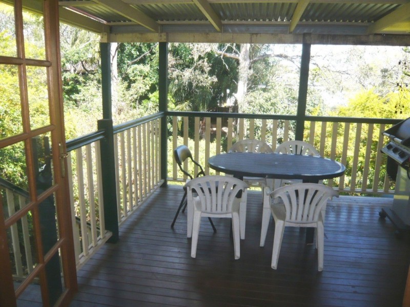 10 Soudan St, Bardon QLD 4065