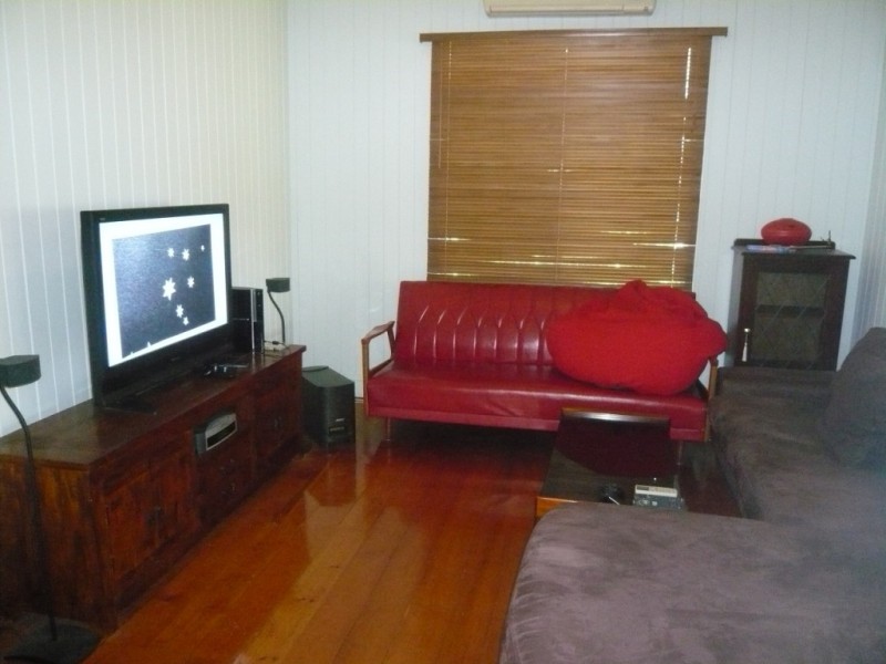 10 Soudan St, Bardon QLD 4065