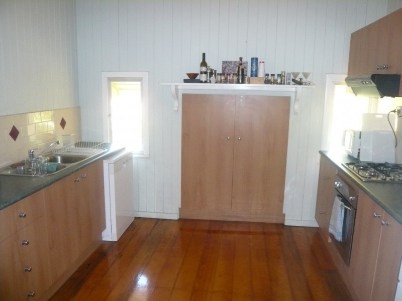 10 Soudan St, Bardon QLD 4065