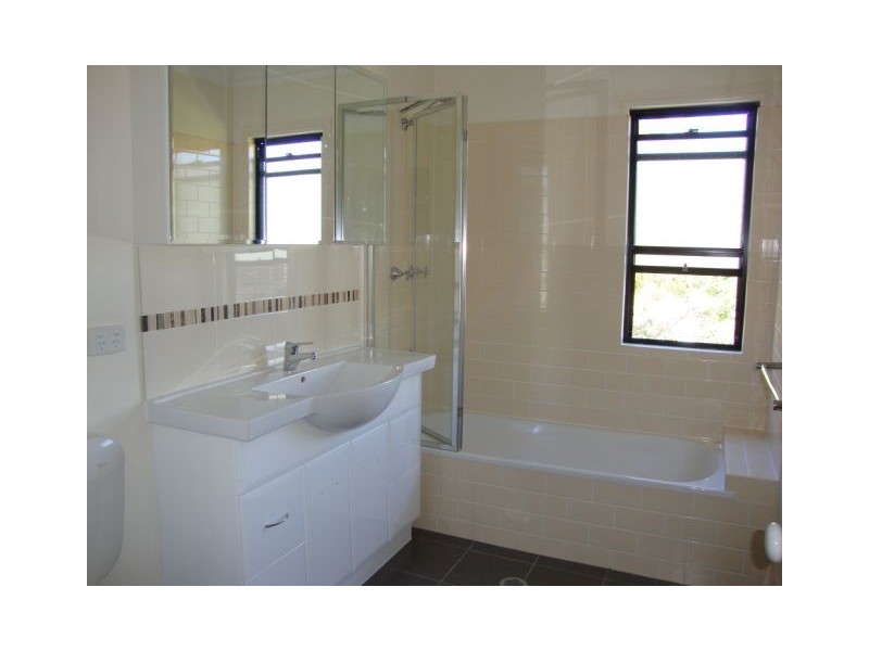 2 Tees, Yeerongpilly QLD 4105