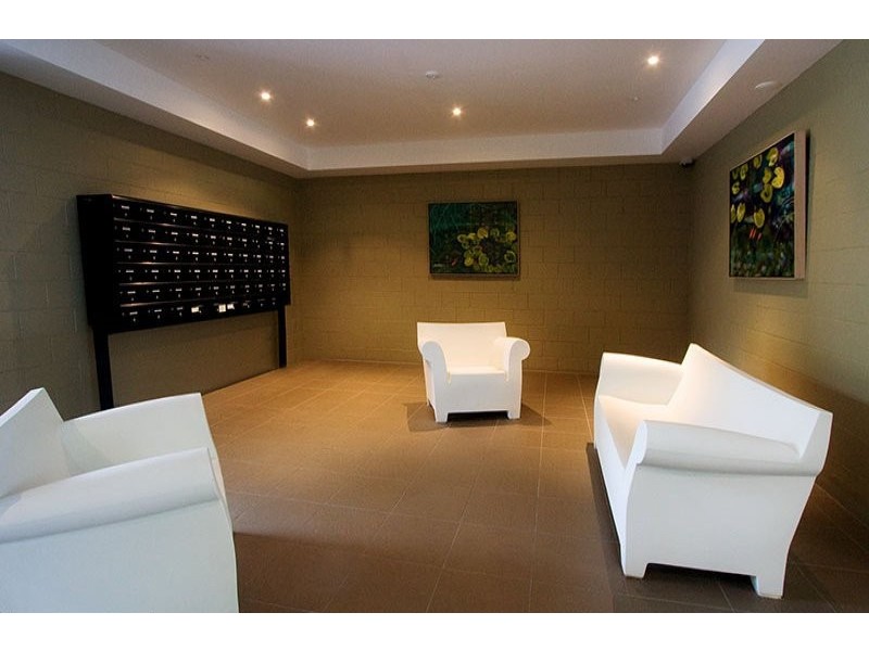 9 Chester St cnr Ella St, Teneriffe QLD 4005