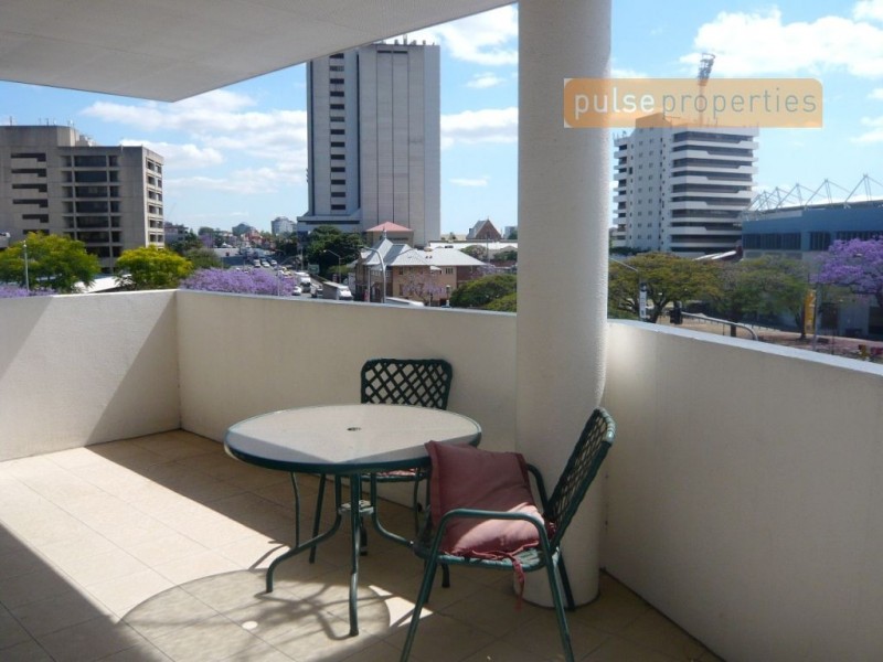 114/8 Gibbon St, Woolloongabba QLD 4102