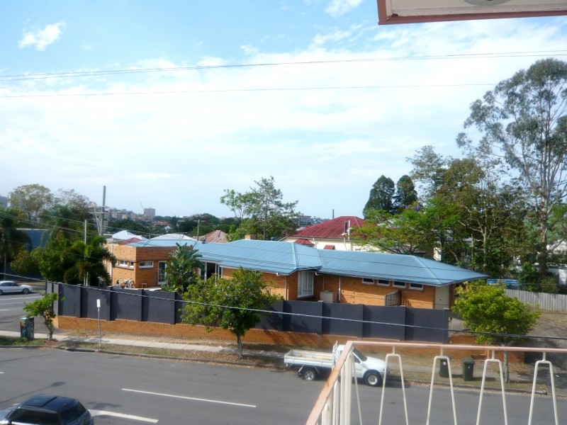 3 Heath St, East Brisbane QLD 4169