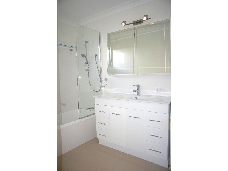 8 Clarendon Street, East Brisbane QLD 4169