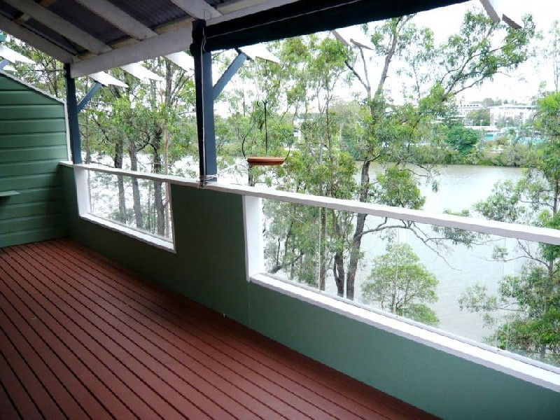 9 Rosecliffe St, Highgate Hill QLD 4101