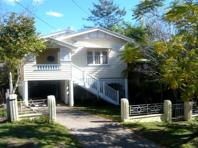 95 Overend Street, Norman Park QLD 4170