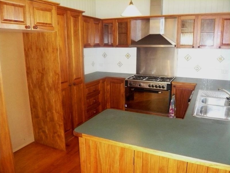 95 Overend Street, Norman Park QLD 4170