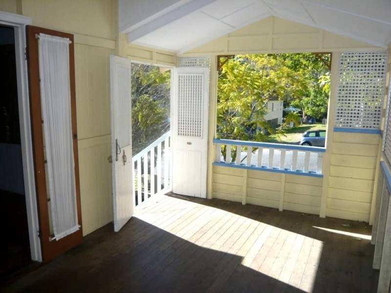 95 Overend Street, Norman Park QLD 4170