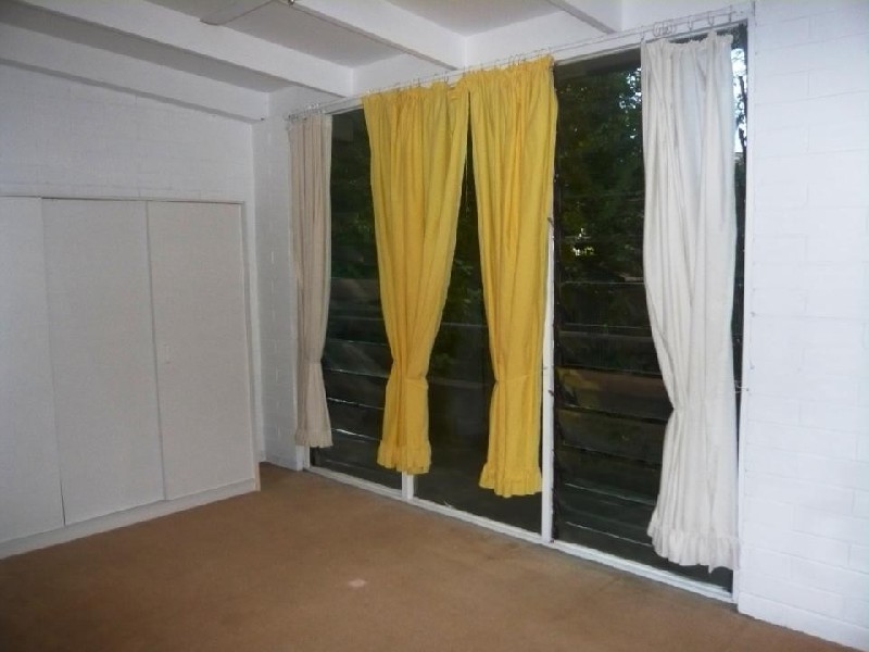 11 Acfold St, Norman Park QLD 4170