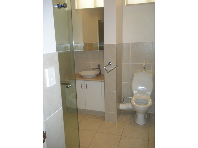 4/110 Kingsfordsmith Drive, Hamilton QLD 4007