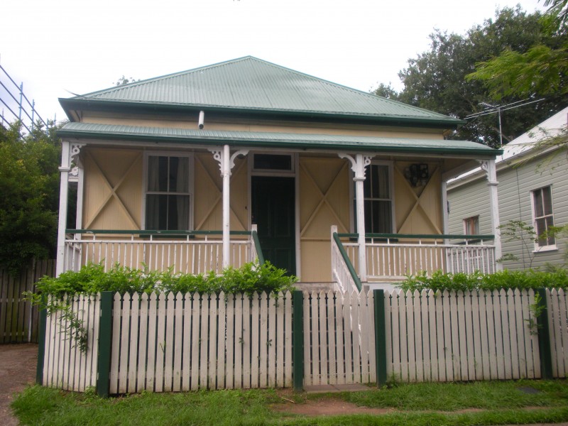 16 Lucy St, Albion QLD 4010