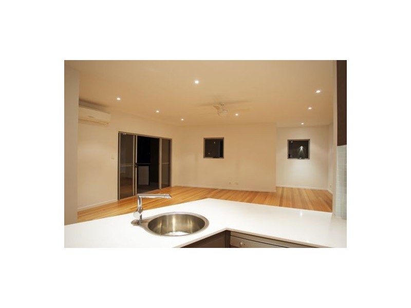 7/11 Wattle Ave, Bongaree QLD 4507