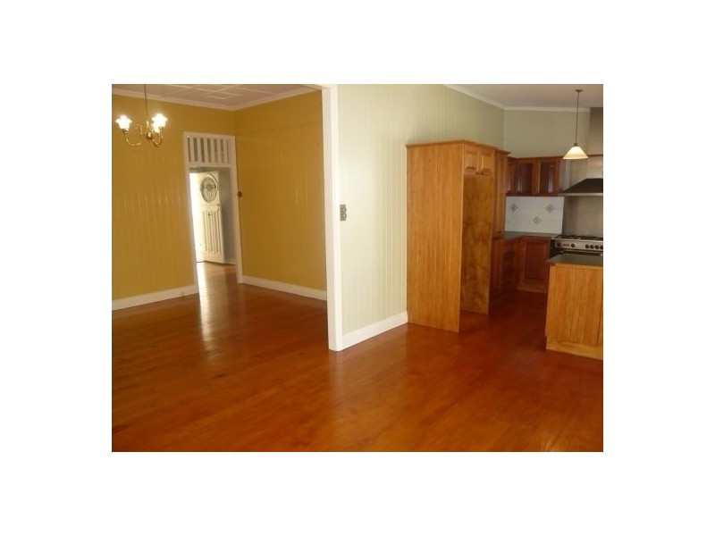 95 Overend St, Norman Park QLD 4170