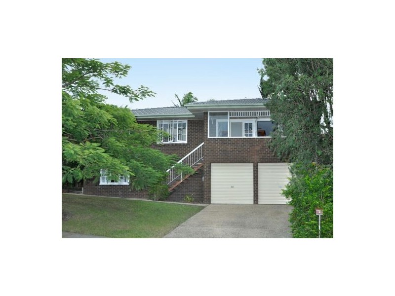 4 OLYMPUS COURT, Eatons Hill QLD 4037